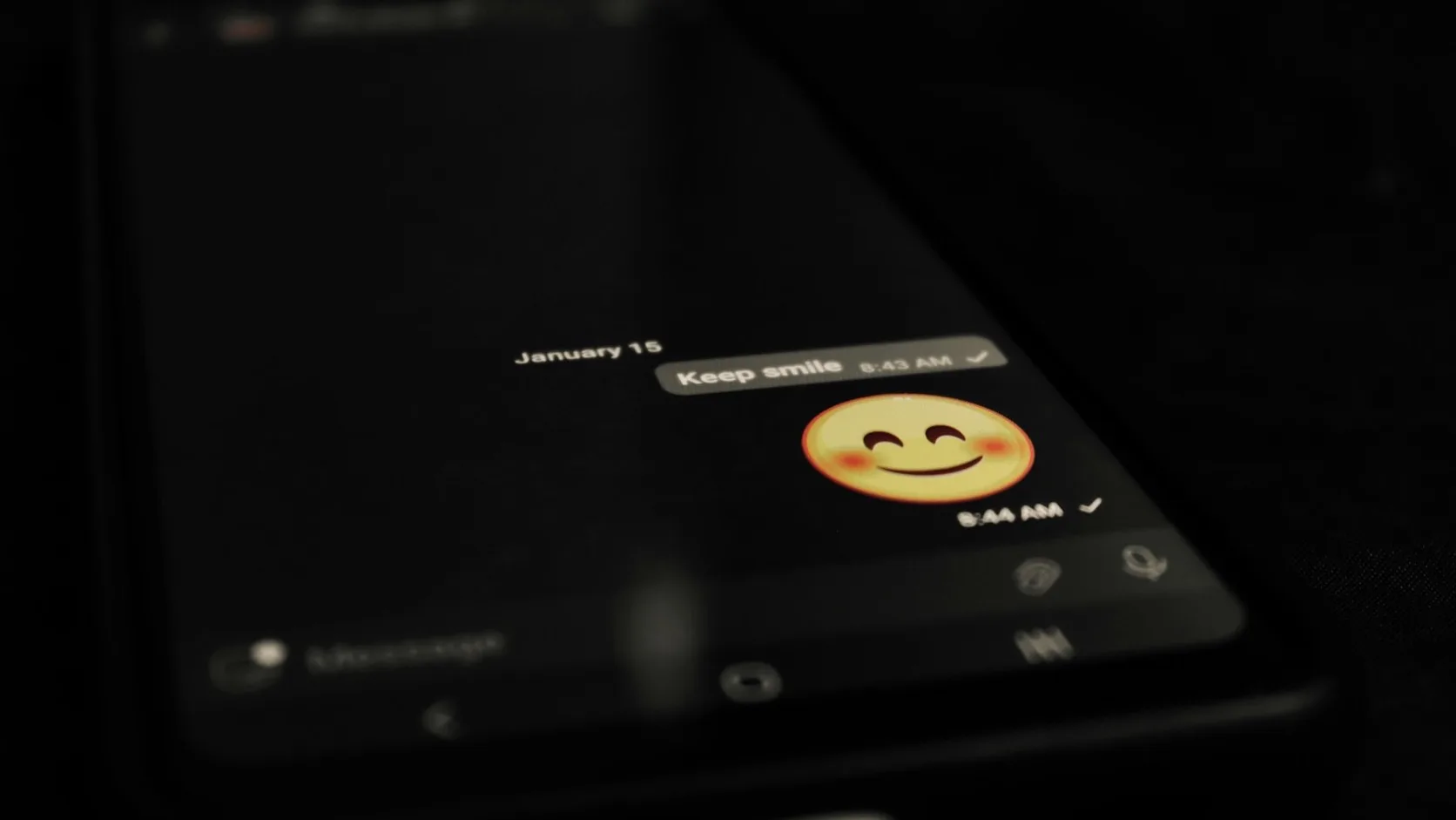 Dynamic rendering of glowing dating app chat bubbles