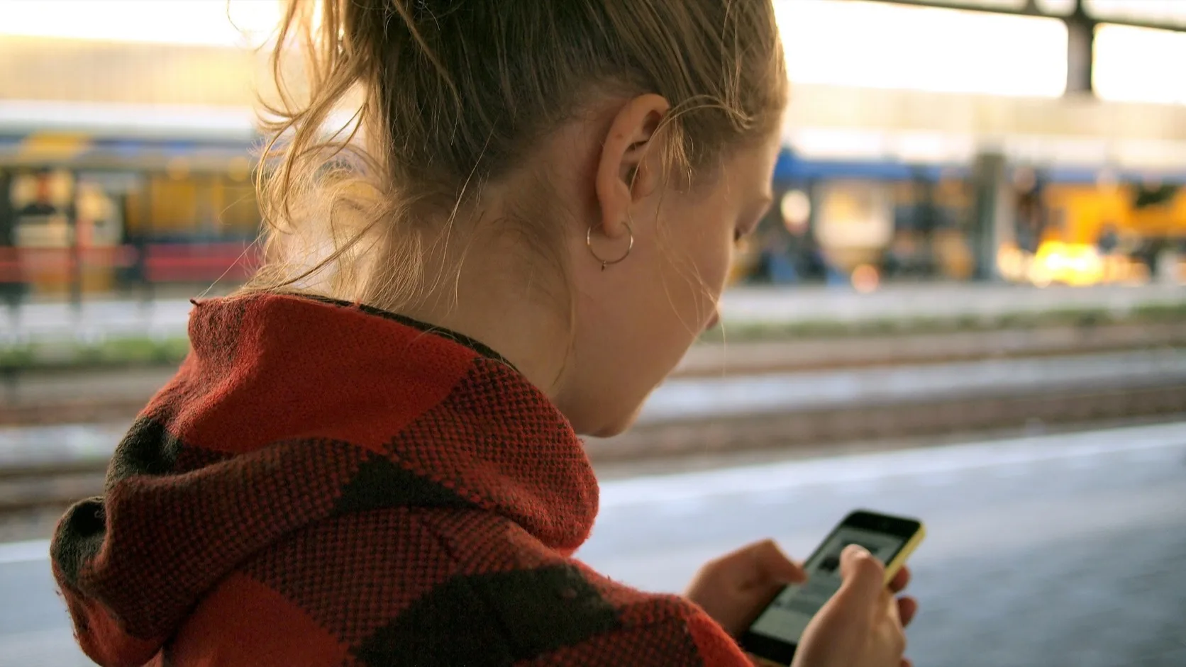 A dating app chat where someone is unsure how to reply