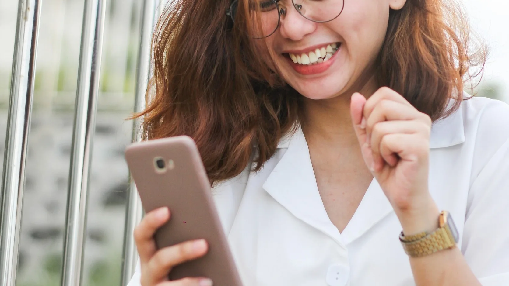 A texting conversation where two people match each other's energy