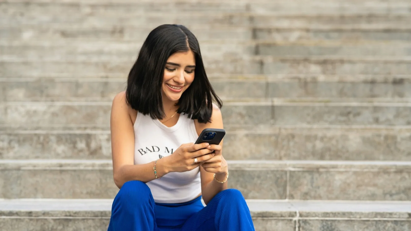 A playful text conversation with warm dating app messages